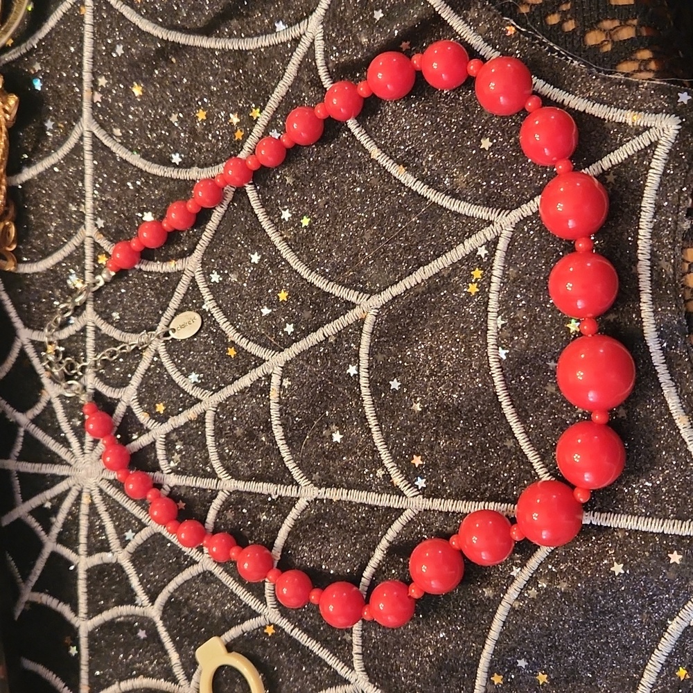 80s Claire's red bead necklace